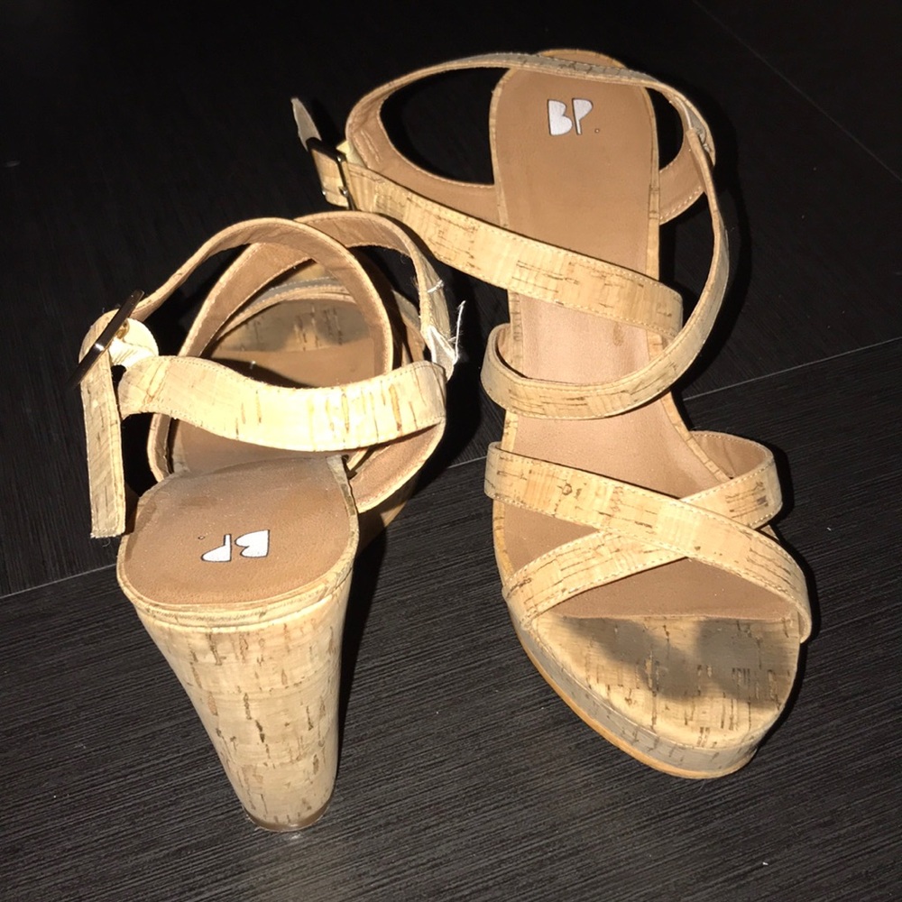 Tan BP Wedges - Picture 2 of 6